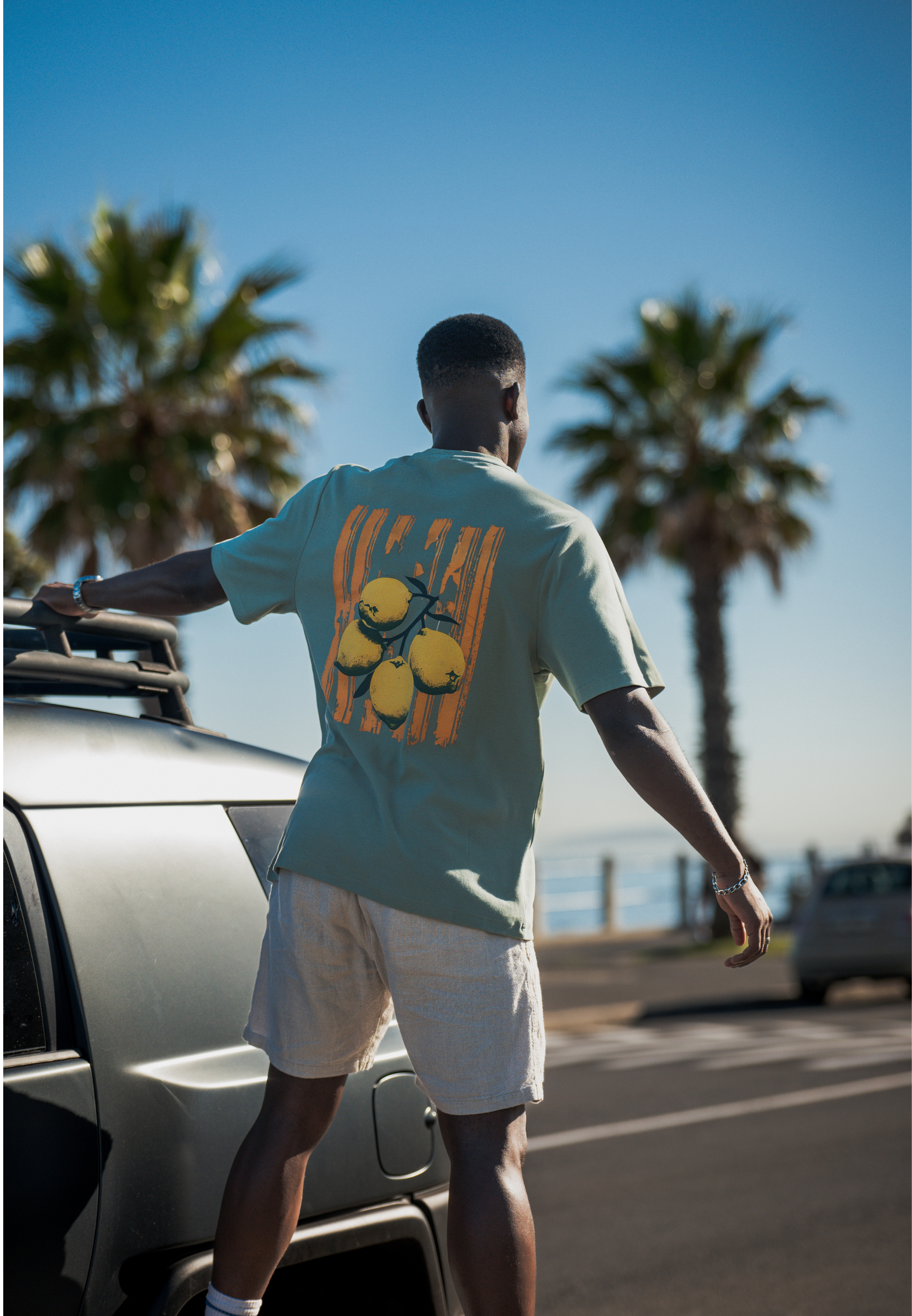 PREMIUM T-SHIRTS & SWEATERS