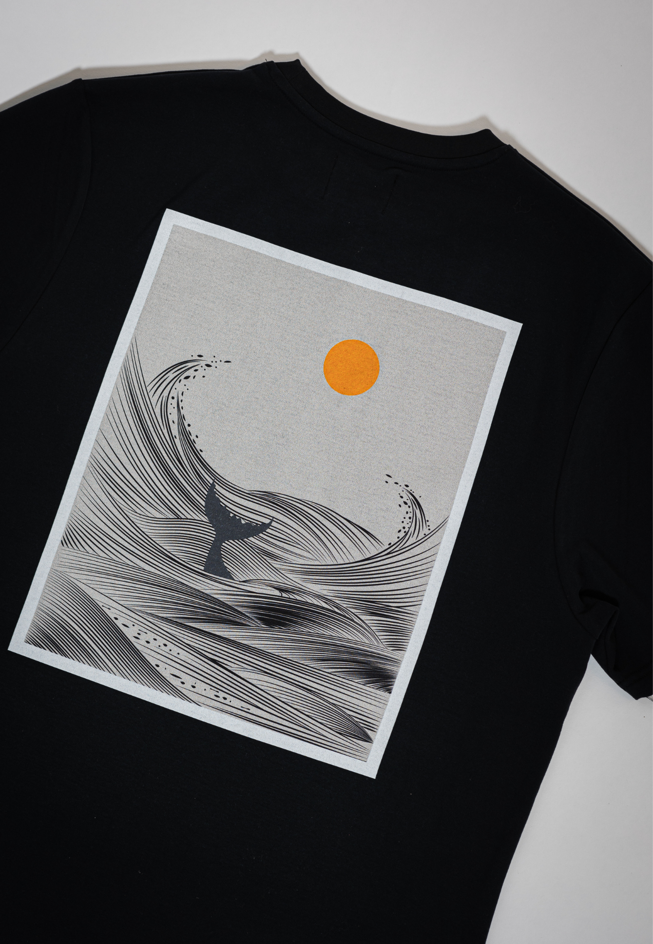 Tale of the Waves - T-shirt
